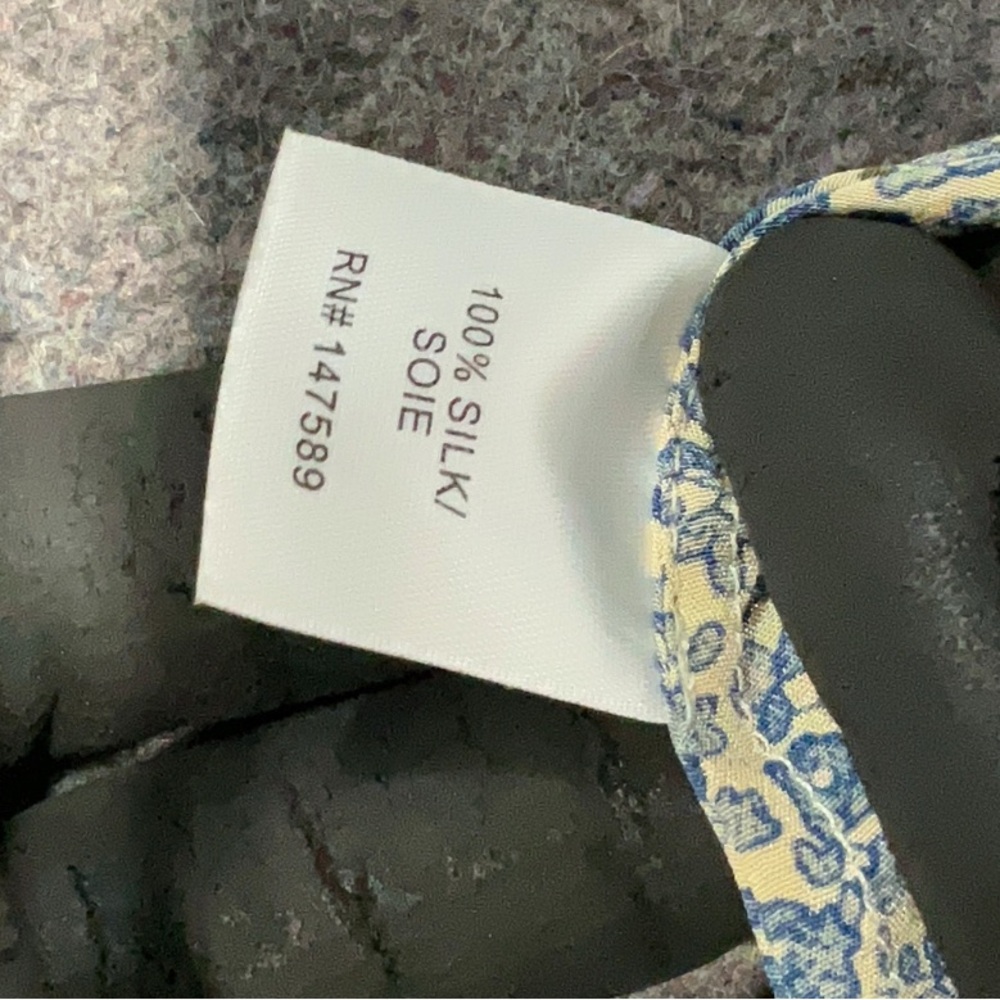 Robert Rodriguez Blue & Cream Ditsy Floral silk cutout sleeve classy Blouse sz 2 - Picture 4 of 4